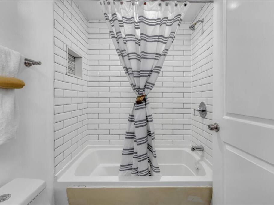 Quaint 3/2.5 Home In Fort Dupont วอชิงตัน ภายนอก รูปภาพ